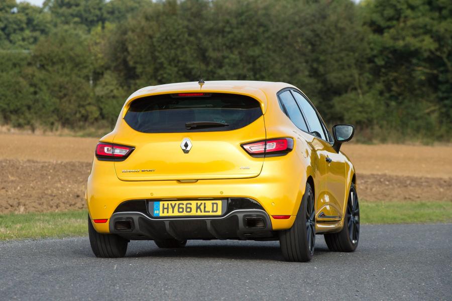  Renault Clio R.S. 220 Trophy 2016 года  (UK) (фото 15 из 30)